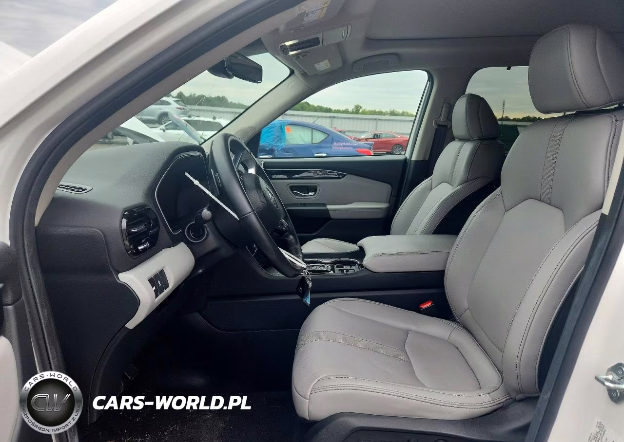 2025 Honda Pilot Touring VIN:5FNYG1H70SB004172 - 7