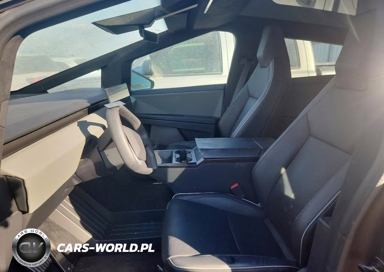2025 Tesla Cybertruck VIN:7G2CEHED9SA081216 - 7