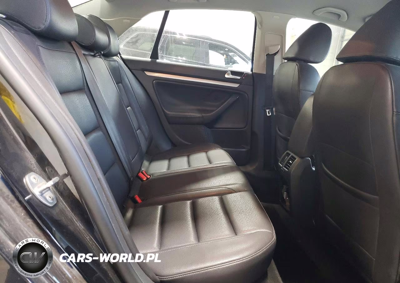 2010 Volkswagen Jetta Limited VIN:3VWAX7AJ5AM117214 - 10
