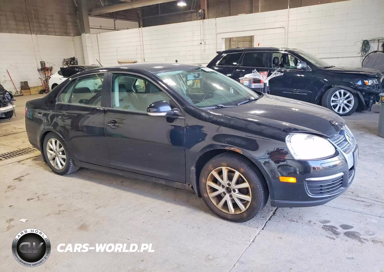 2010 Volkswagen Jetta Limited VIN:3VWAX7AJ5AM117214 - 4