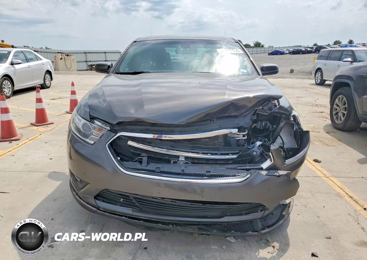 2018 Ford Taurus Sel VIN:1FAHP2H82JG110776 - 5