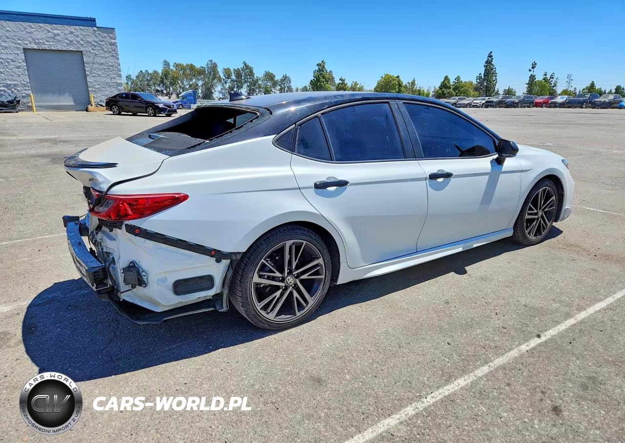 2025 Toyota Camry Xse VIN:4T1DAACK1SU037230 - 3