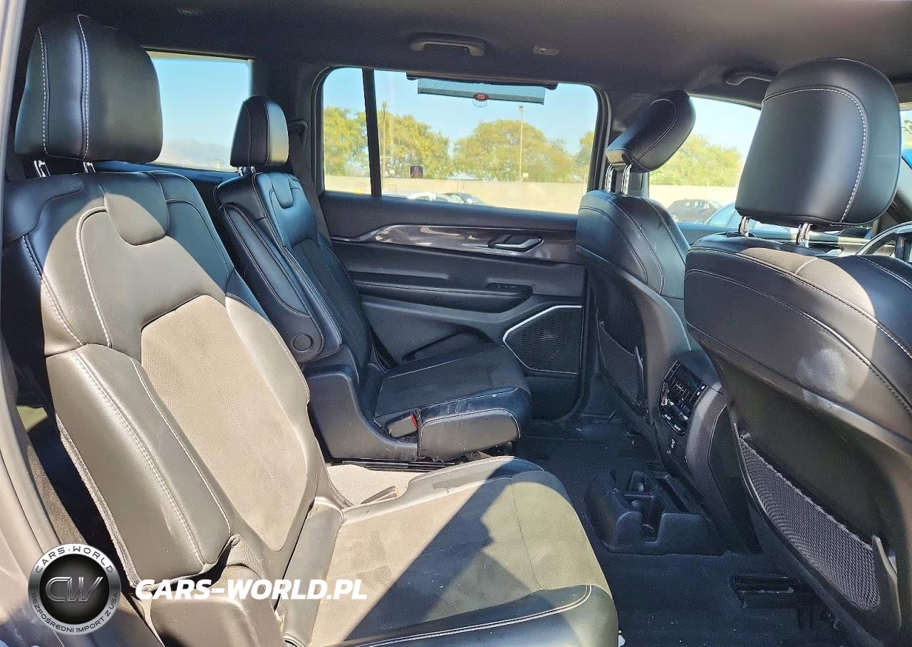 2021 Jeep Grand Cherokee L Laredo VIN:1C4RJJAGXM8160559 - 11