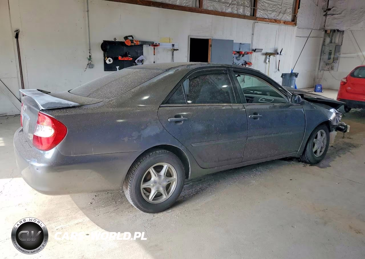 2002 Toyota Camry Le VIN:4T1BE32K22U617658 - 3