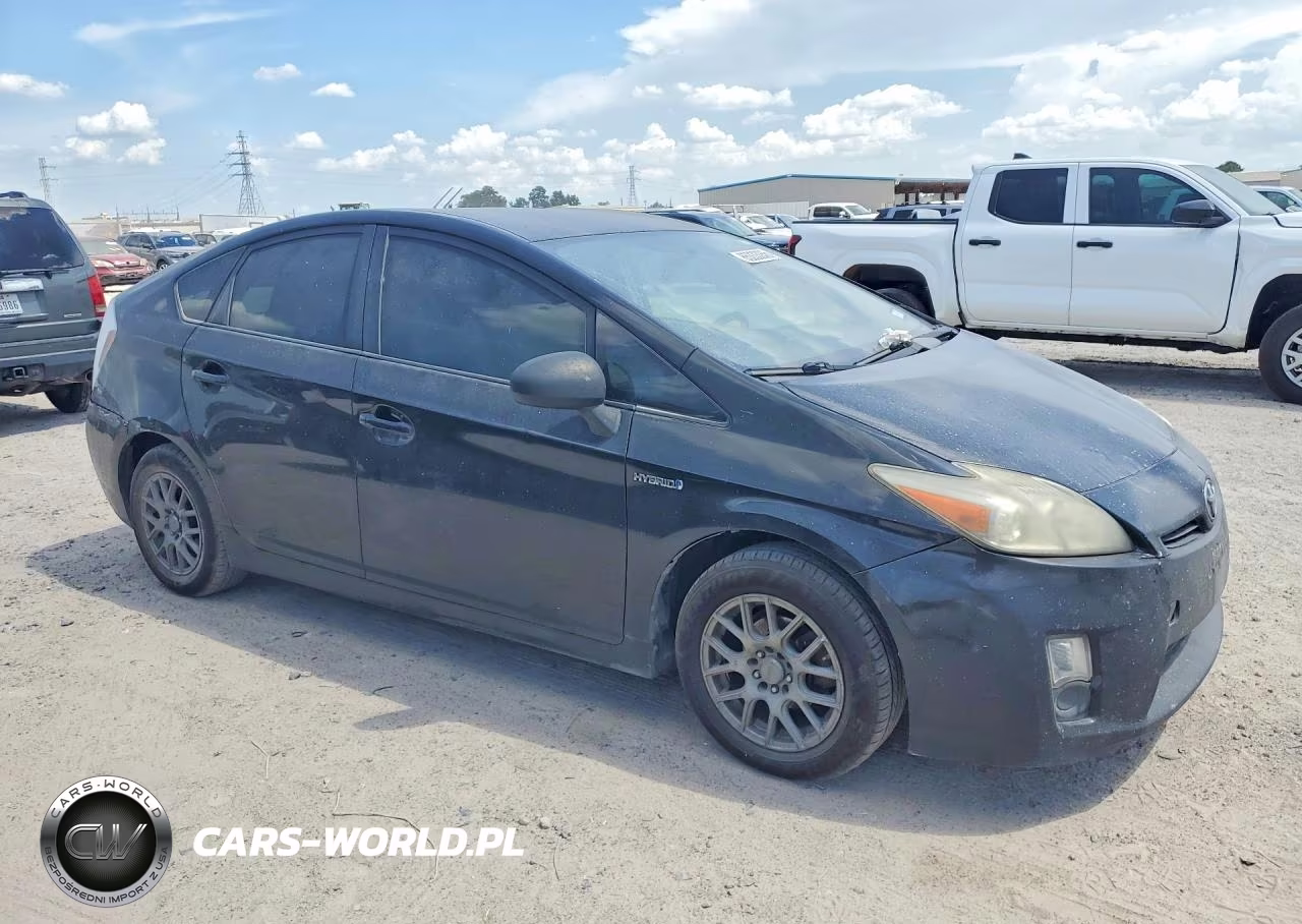 2011 Toyota Prius Two VIN:JTDKN3DU1B0321525 - 4