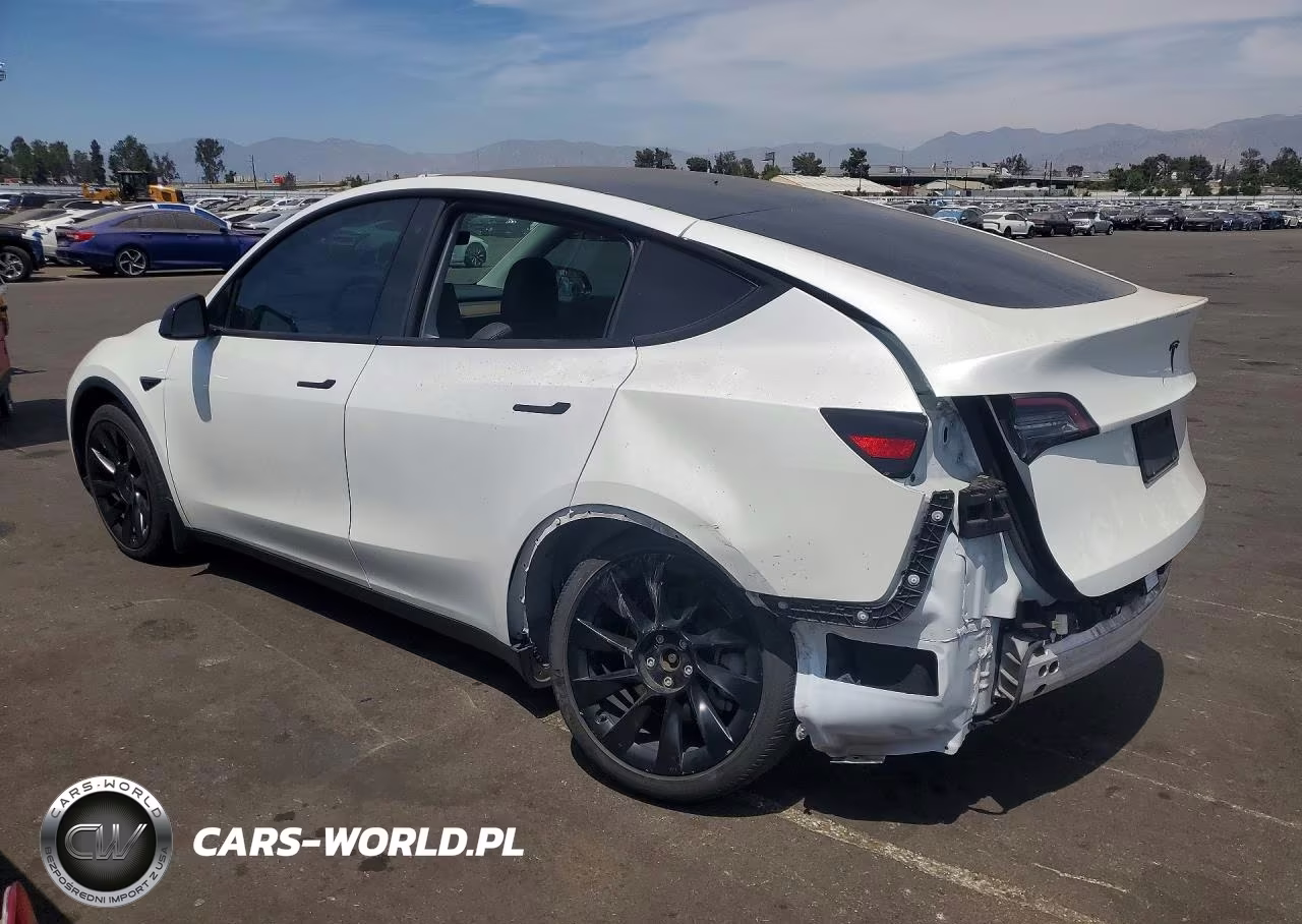 2020 Tesla Model Y VIN:5YJYGDEE3LF008657 - 2