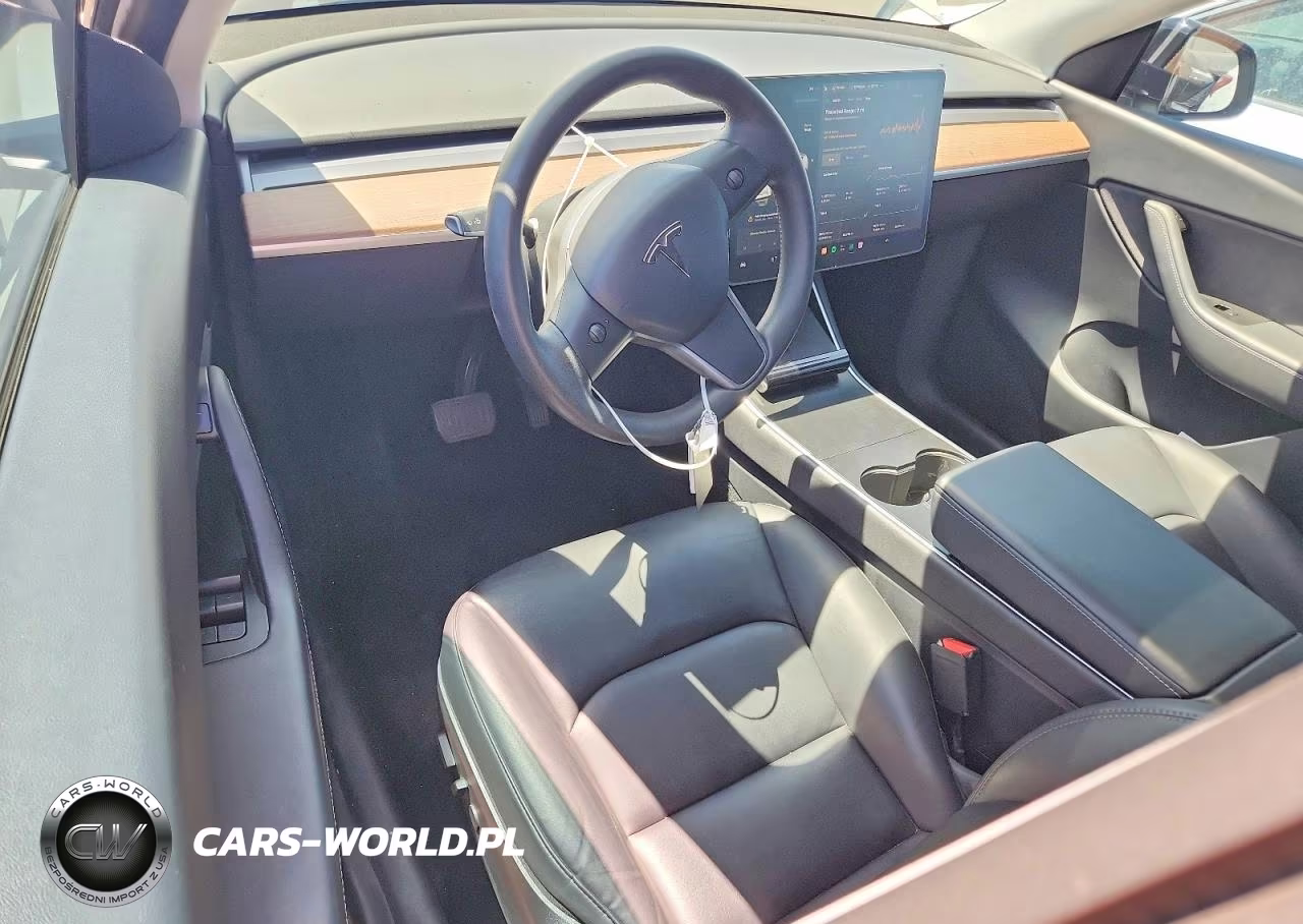 2020 Tesla Model Y VIN:5YJYGDEE3LF008657 - 8