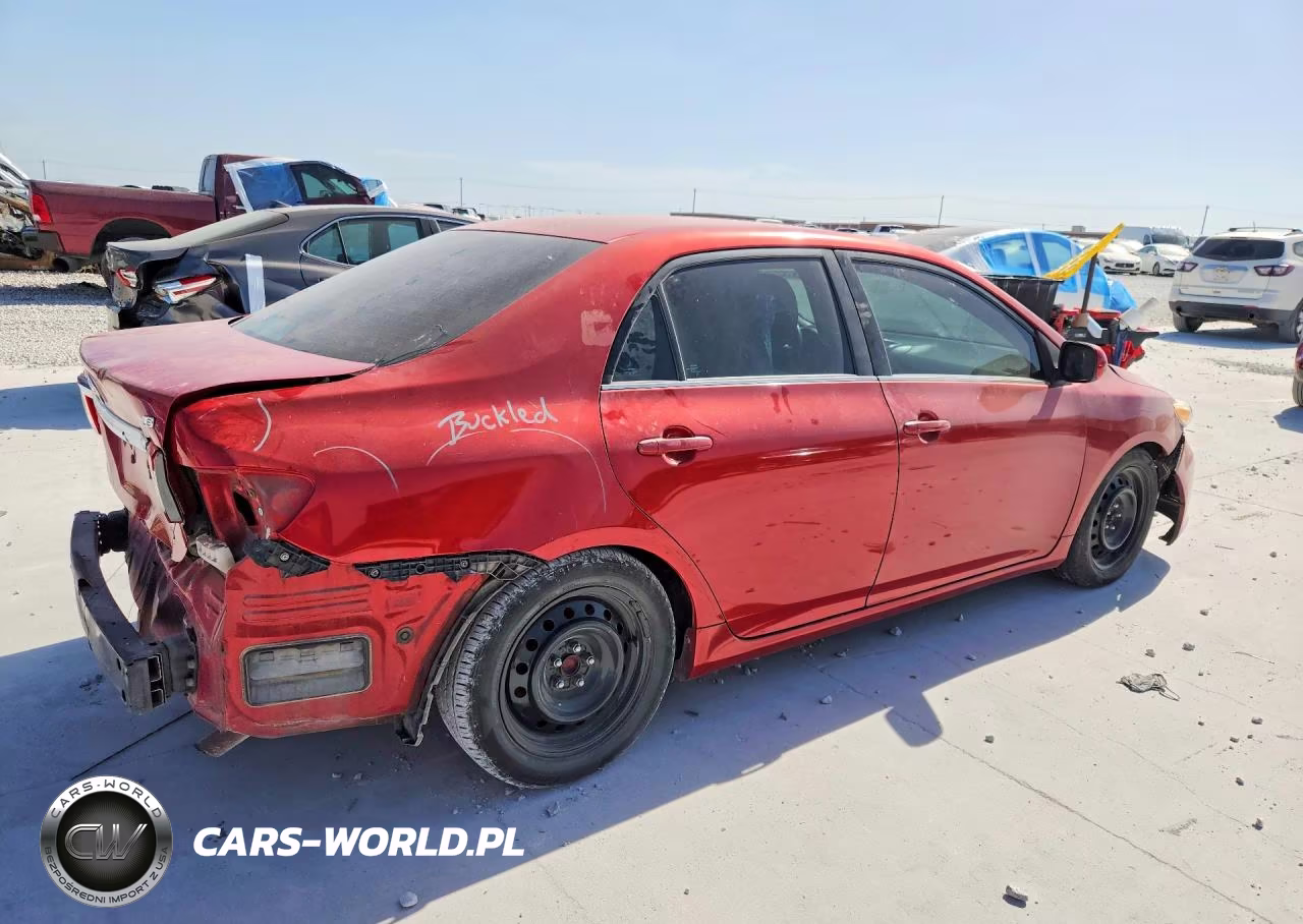 2013 Toyota Corolla Le VIN:5YFBU4EE8DP111481 - 3