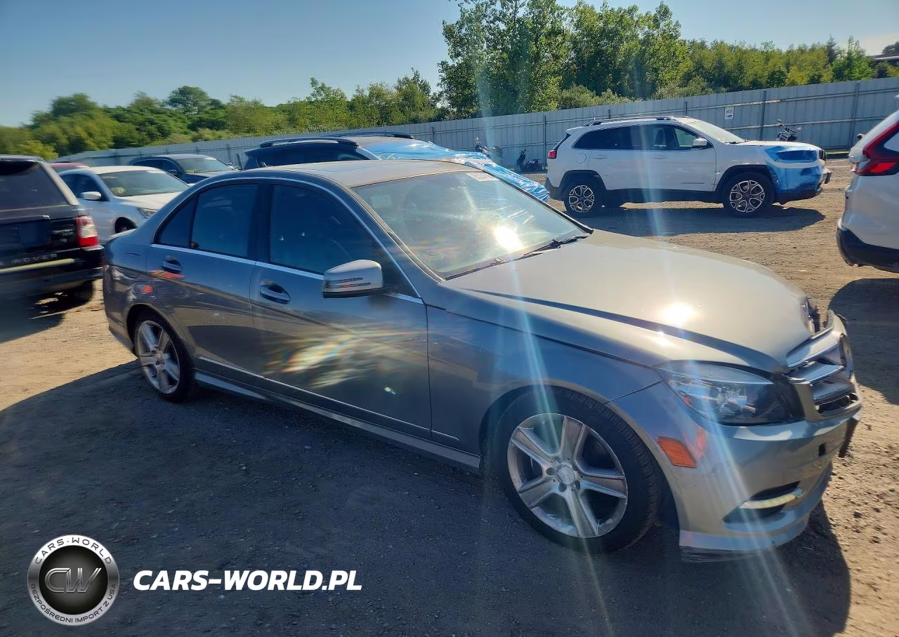 2011 Mercedes-Benz C 300 Sport 4Matic VIN:WDDGF8BB3BR151221 - 4