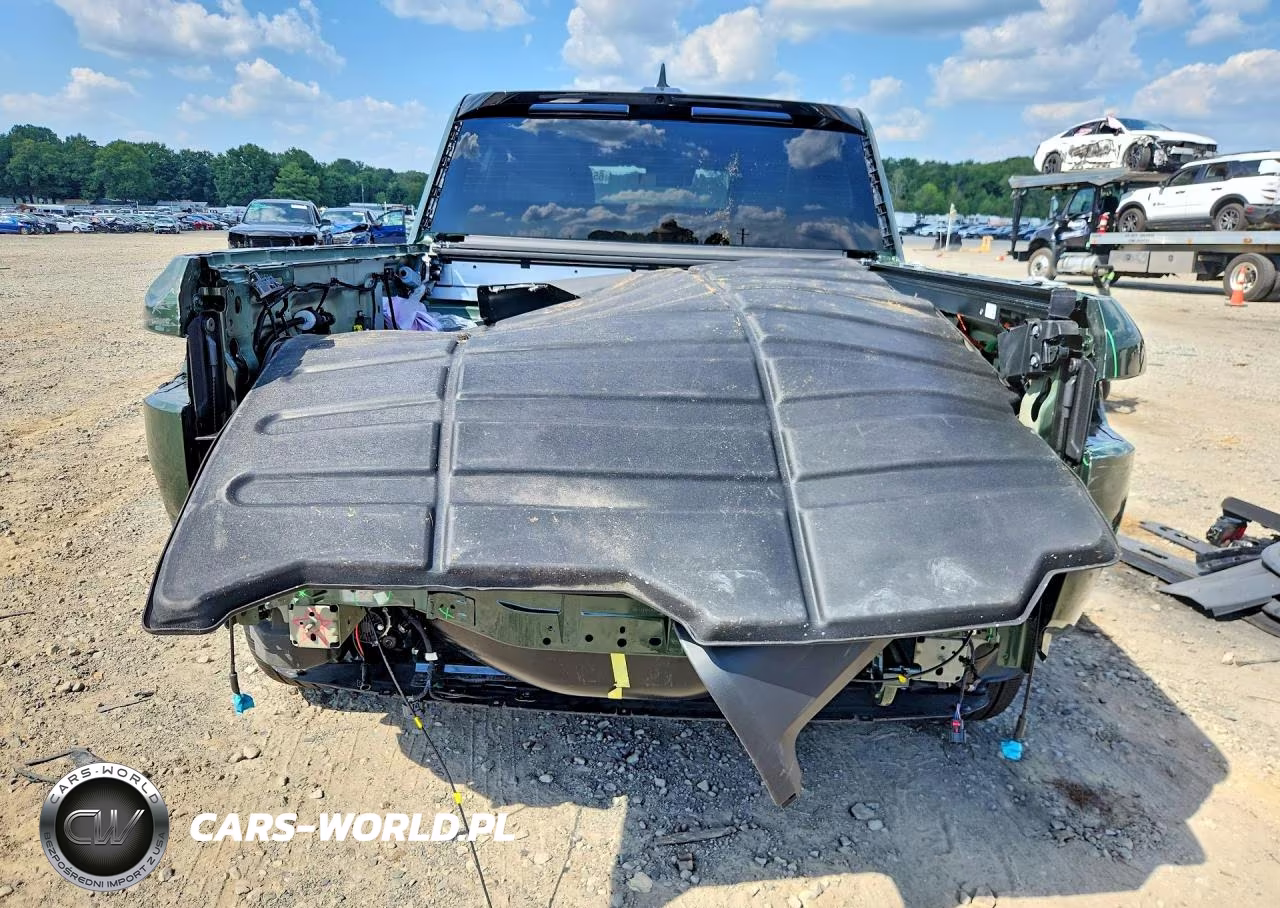 2025 Rivian R1T Adventure VIN:7FCTGBAA1SN039773 - 6