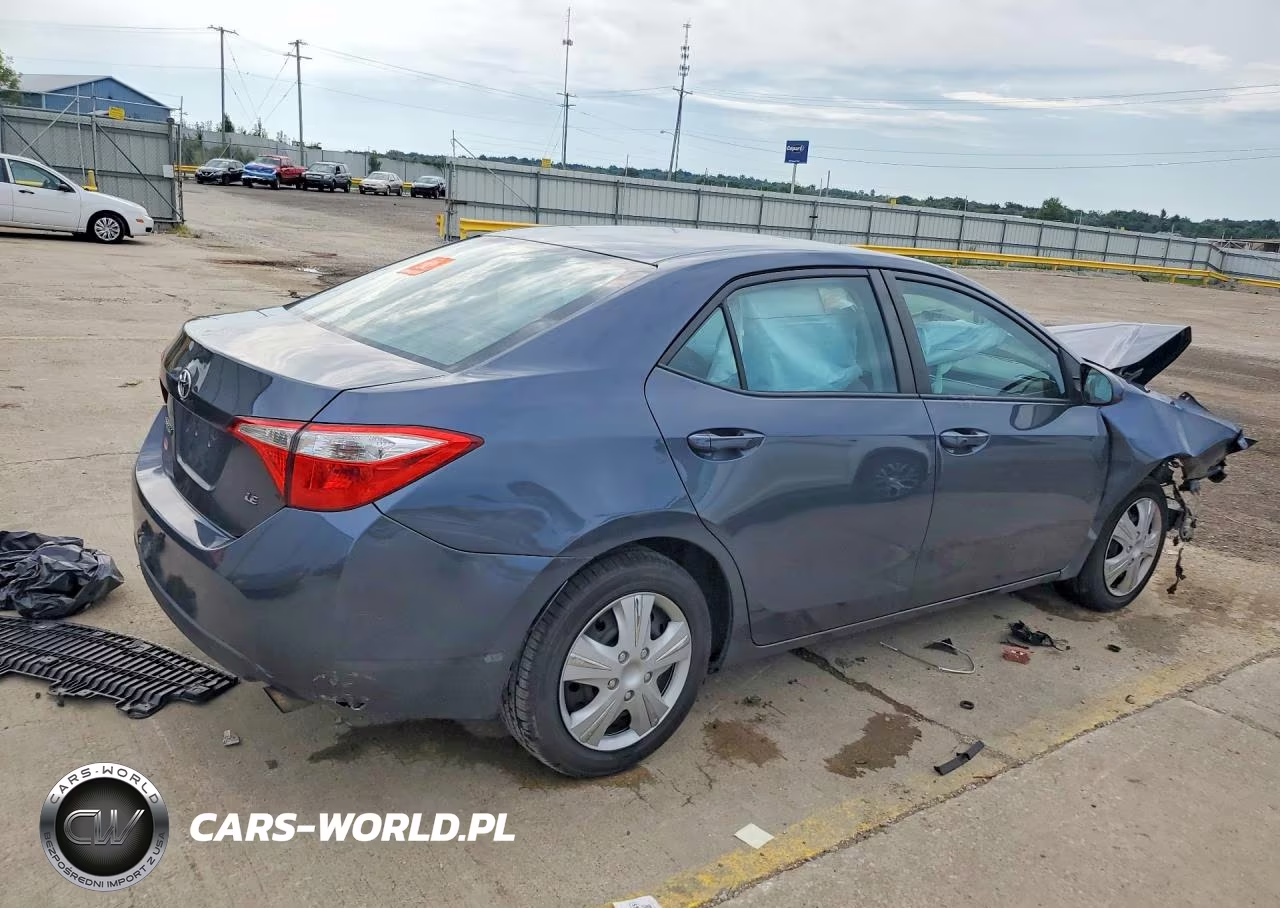 2016 Toyota Corolla Le VIN:2T1BURHE8GC721328 - 3