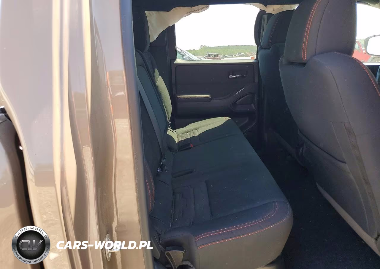 2024 Nissan Frontier Pro-4X VIN:1N6ED1EK8RN668099 - 10