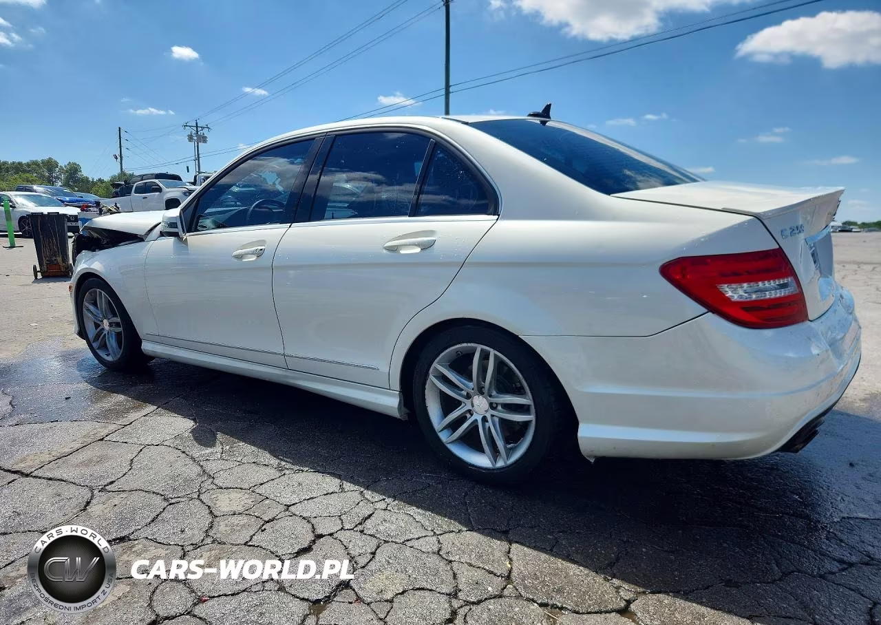 2013 Mercedes-Benz C 250 VIN:WDDGF4HB2DA767462 - 2