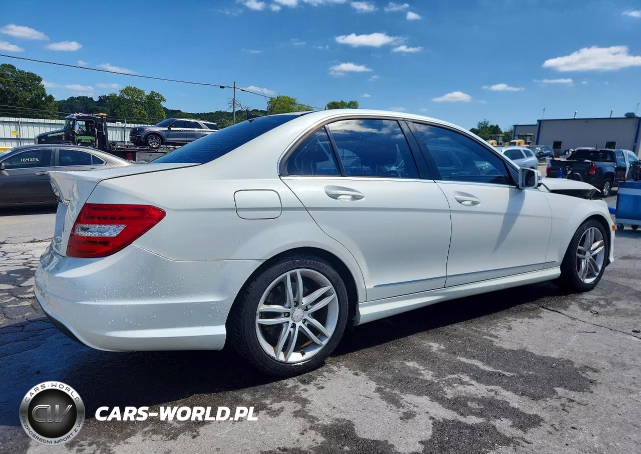 2013 Mercedes-Benz C 250 VIN:WDDGF4HB2DA767462 - 3