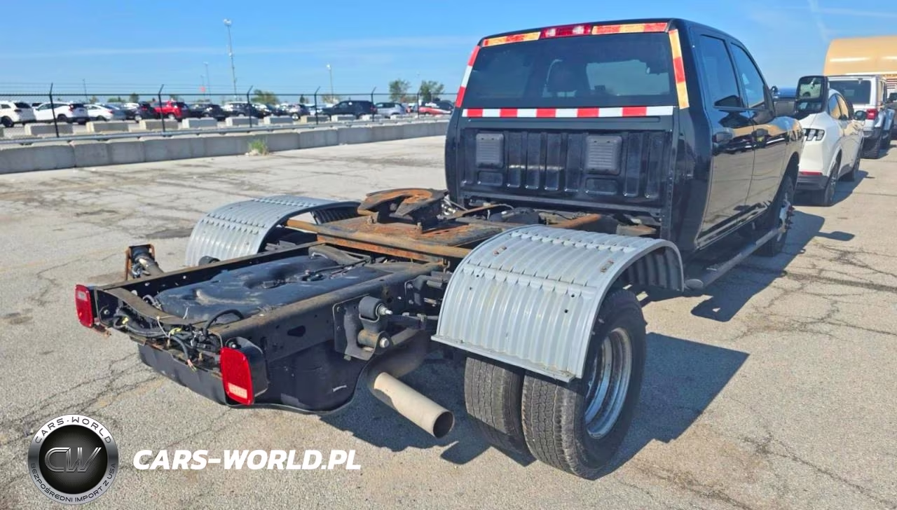 2023 Ram 3500 VIN:3C7WRTCLXPG650664 - 4