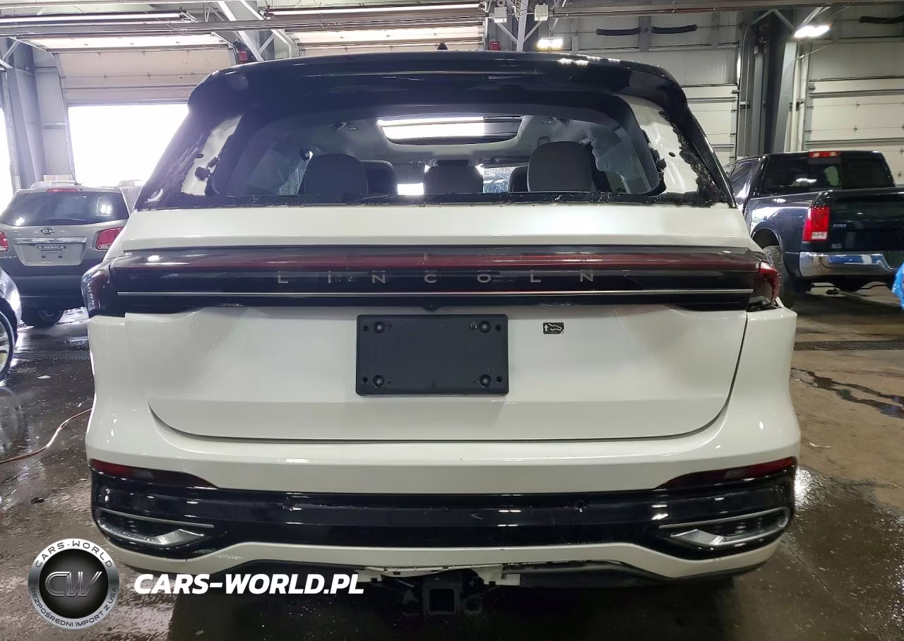 2026 Lincoln Nautilus Reserve VIN:5LMPJ8KA7TJ987753 - 6