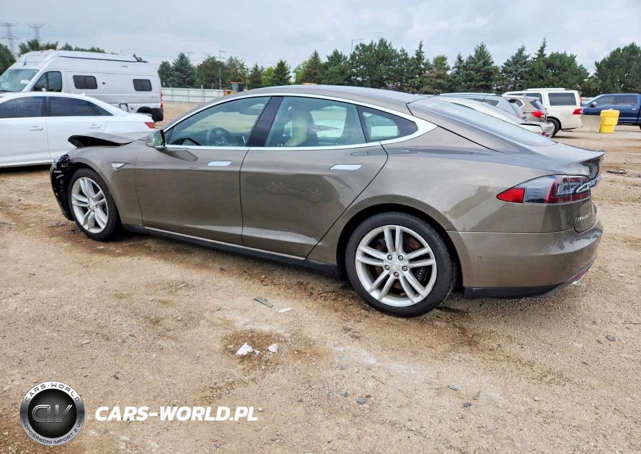 2015 Tesla Model S VIN:5YJSA1E21FF111916 - 2