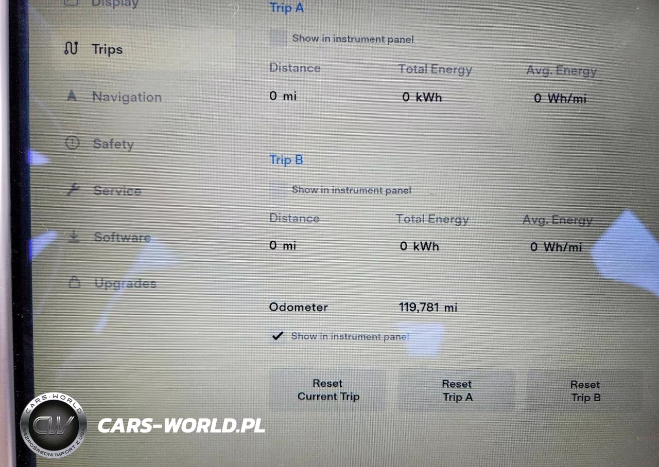 2015 Tesla Model S VIN:5YJSA1E21FF111916 - 9