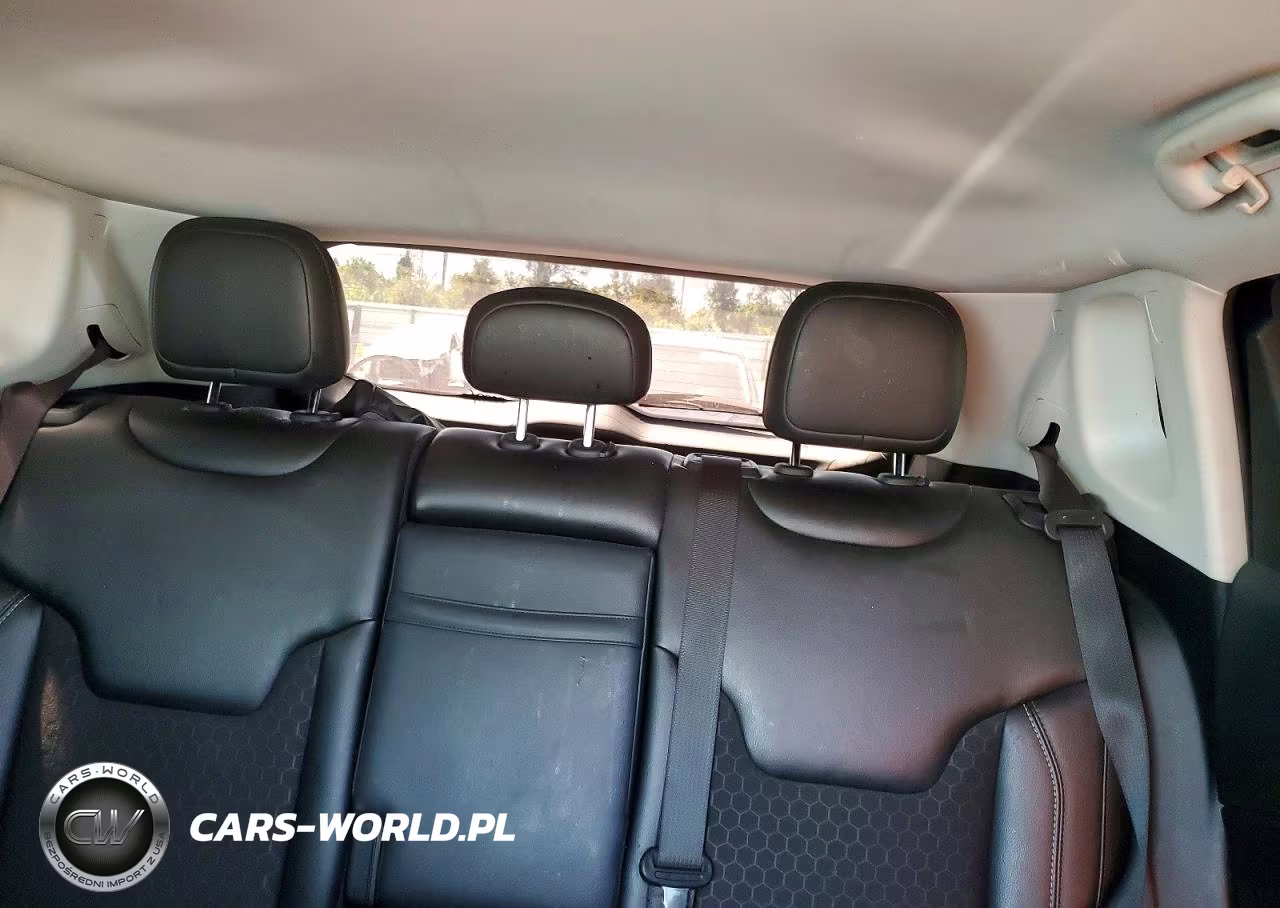 2019 Jeep Compass Latitude VIN:3C4NJCBB5KT679465 - 10