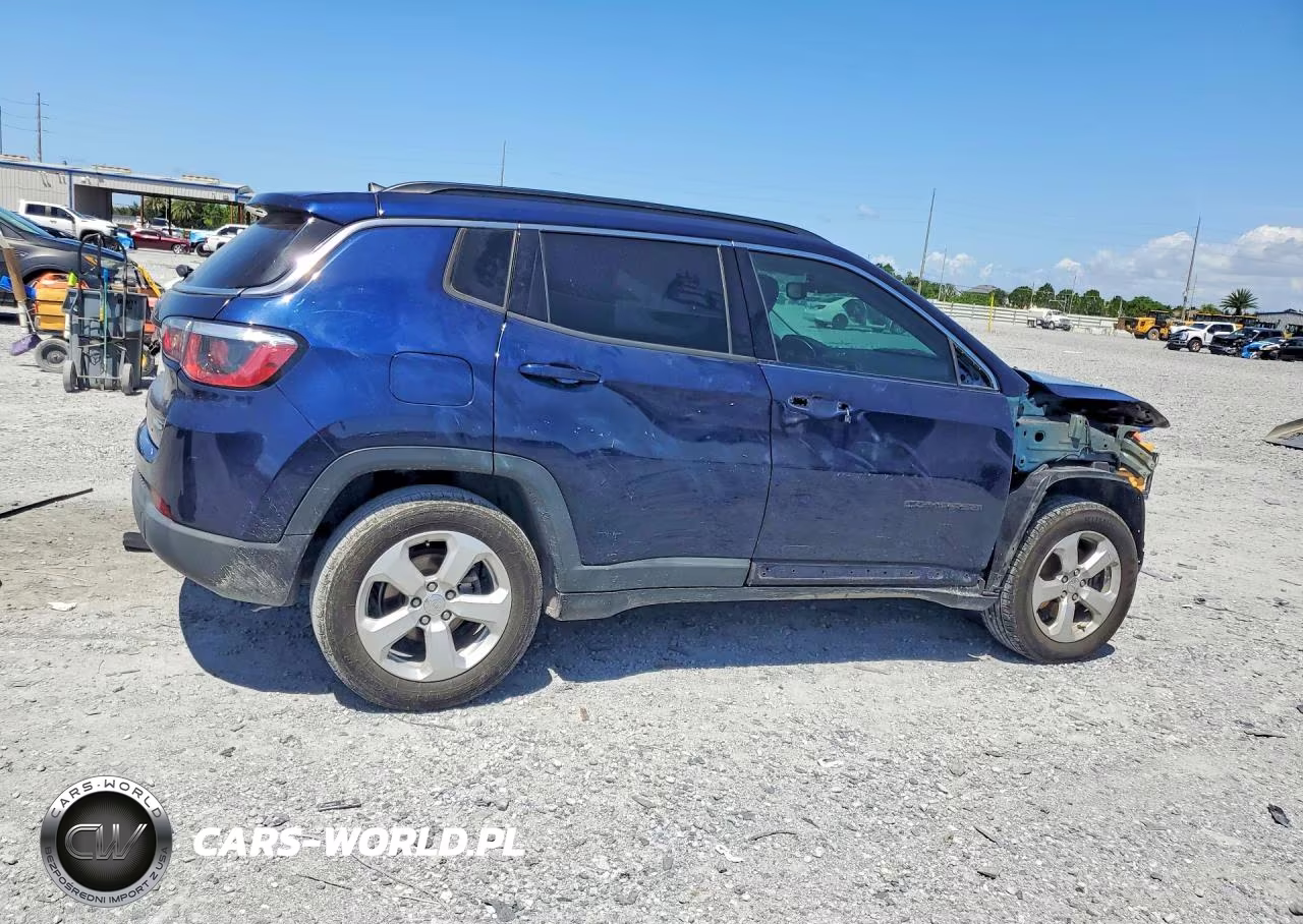 2019 Jeep Compass Latitude VIN:3C4NJCBB5KT679465 - 3