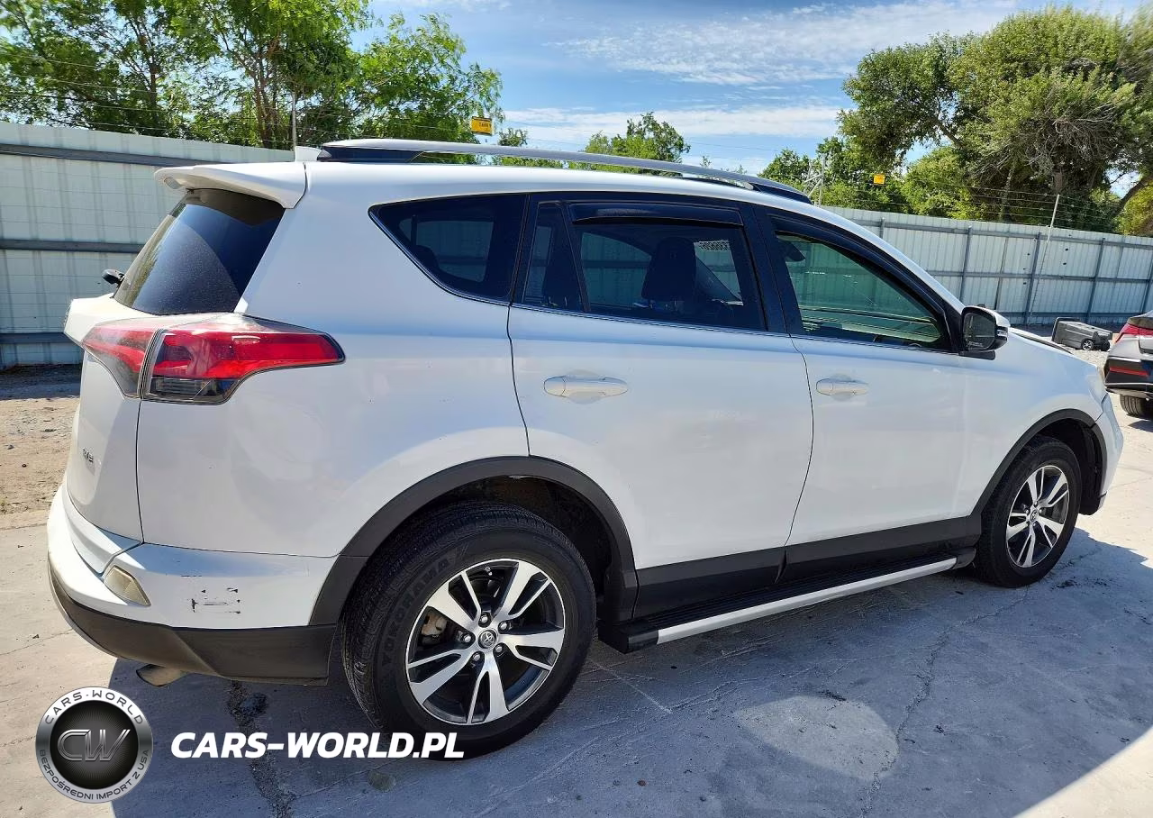 2018 Toyota Rav4 Xle VIN:JTMWFREV5JD109033 - 3