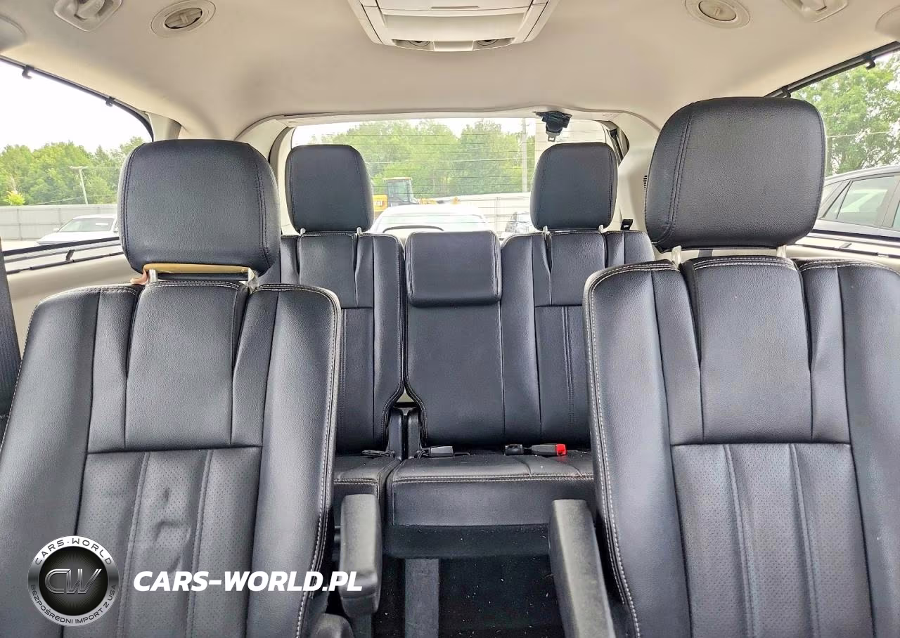 2016 Chrysler Town & Country Touring L VIN:2C4RC1CG3GR303044 - 10