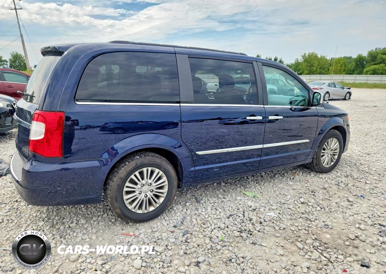 2016 Chrysler Town & Country Touring L VIN:2C4RC1CG3GR303044 - 3