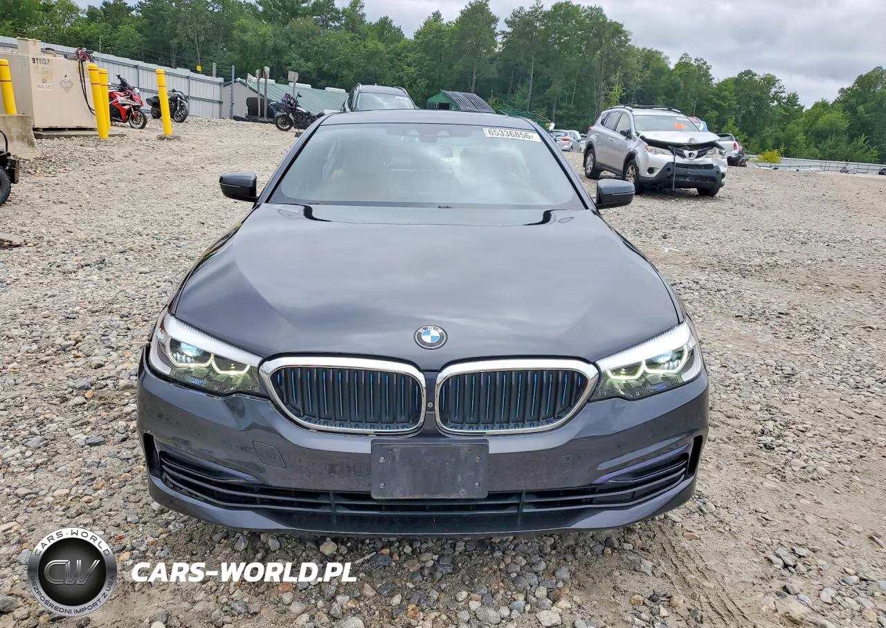 2019 BMW 530Xe VIN:WBAJB1C54KB375213 - 5
