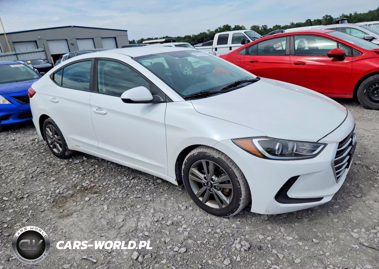 2018 Hyundai Elantra Sel VIN:5NPD84LF2JH314688 - 4