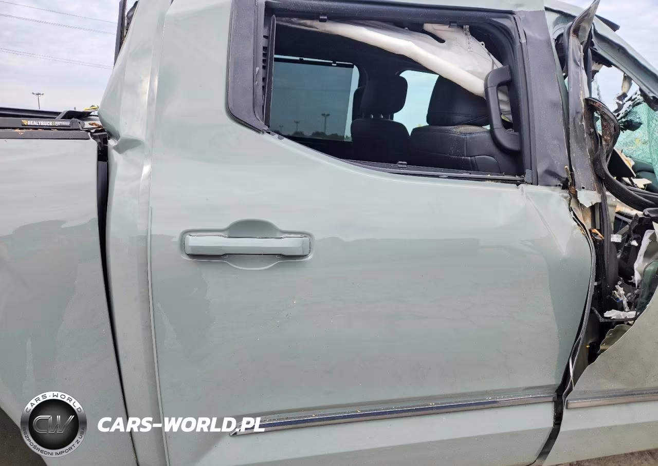 2026 Toyota Tundra Platinum VIN:5TFNA5DB7TX401780 - 10