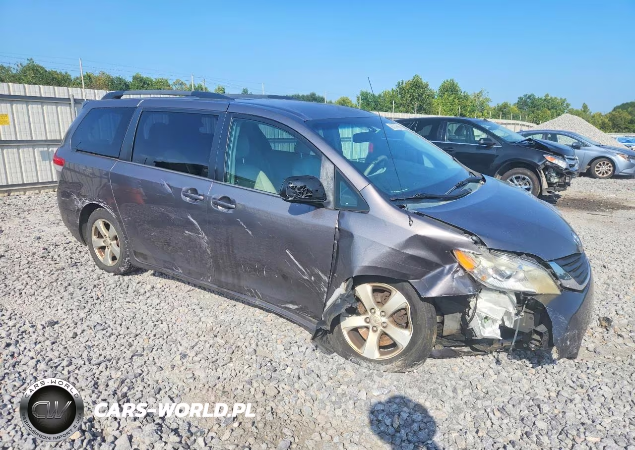 2014 Toyota Sienna Le VIN:5TDKK3DC3ES513045 - 4