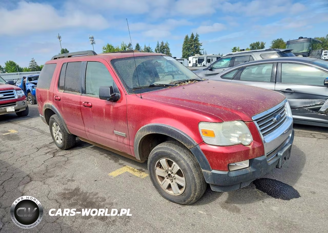 2007 Ford Explorer Xlt VIN:1FMEU73EX7UA82232 - 4