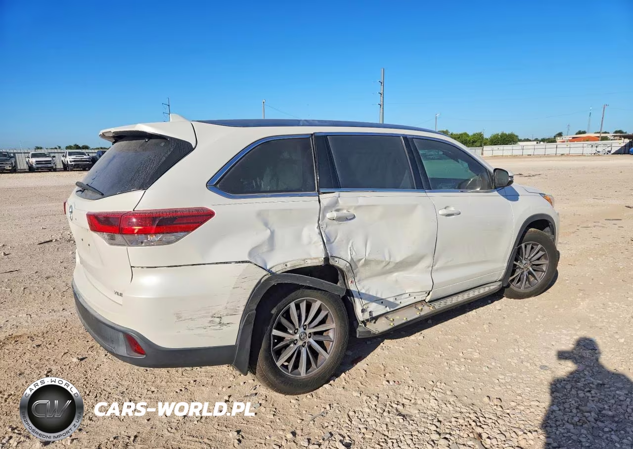 2017 Toyota Highlander Xle VIN:5TDKZRFH1HS515002 - 3