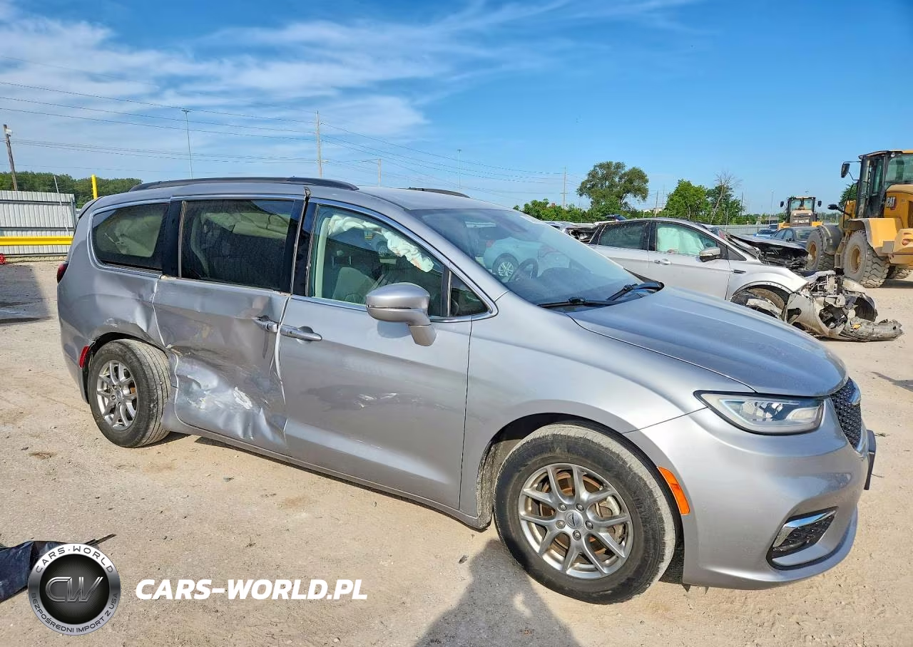 2021 Chrysler Pacifica Touring VIN:2C4RC1FG6MR511619 - 4