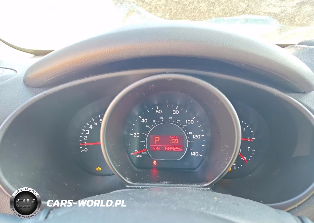 2016 Kia Soul + VIN:KNDJP3A5XG7365511 - 9