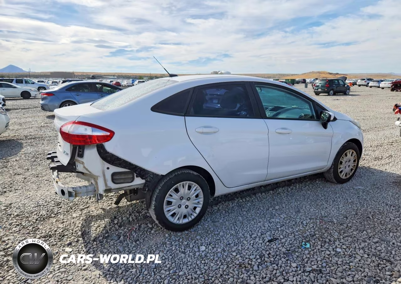 2018 Ford Fiesta S VIN:3FADP4AJ0JM126472 - 3