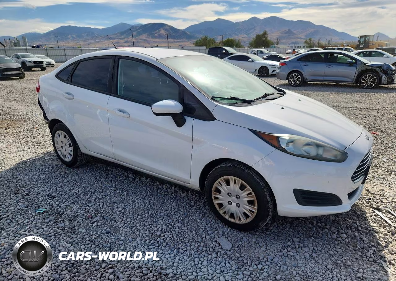 2018 Ford Fiesta S VIN:3FADP4AJ0JM126472 - 4