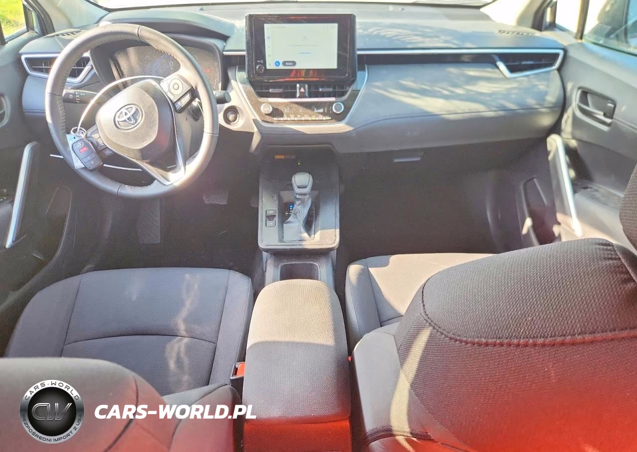 2026 Toyota Corolla Cross Le VIN:7MUCAAAG5TV153895 - 8