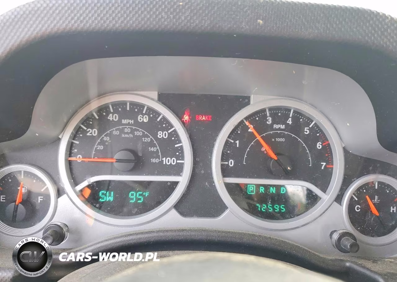 2008 Jeep Wrangler Sahara VIN:1J4FA54128L652405 - 9