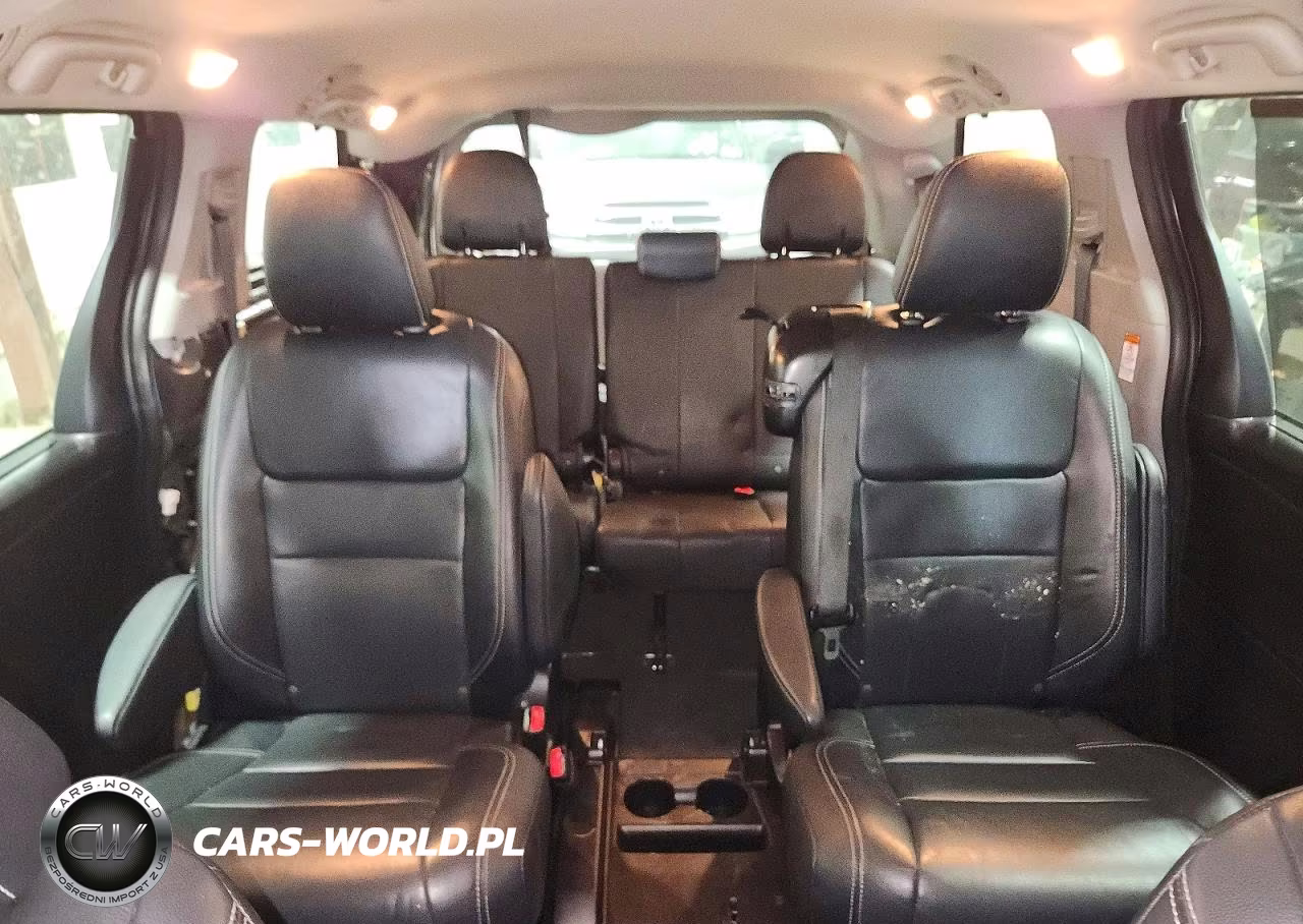2015 Toyota Sienna Sport VIN:5TDXK3DC2FS608381 - 10