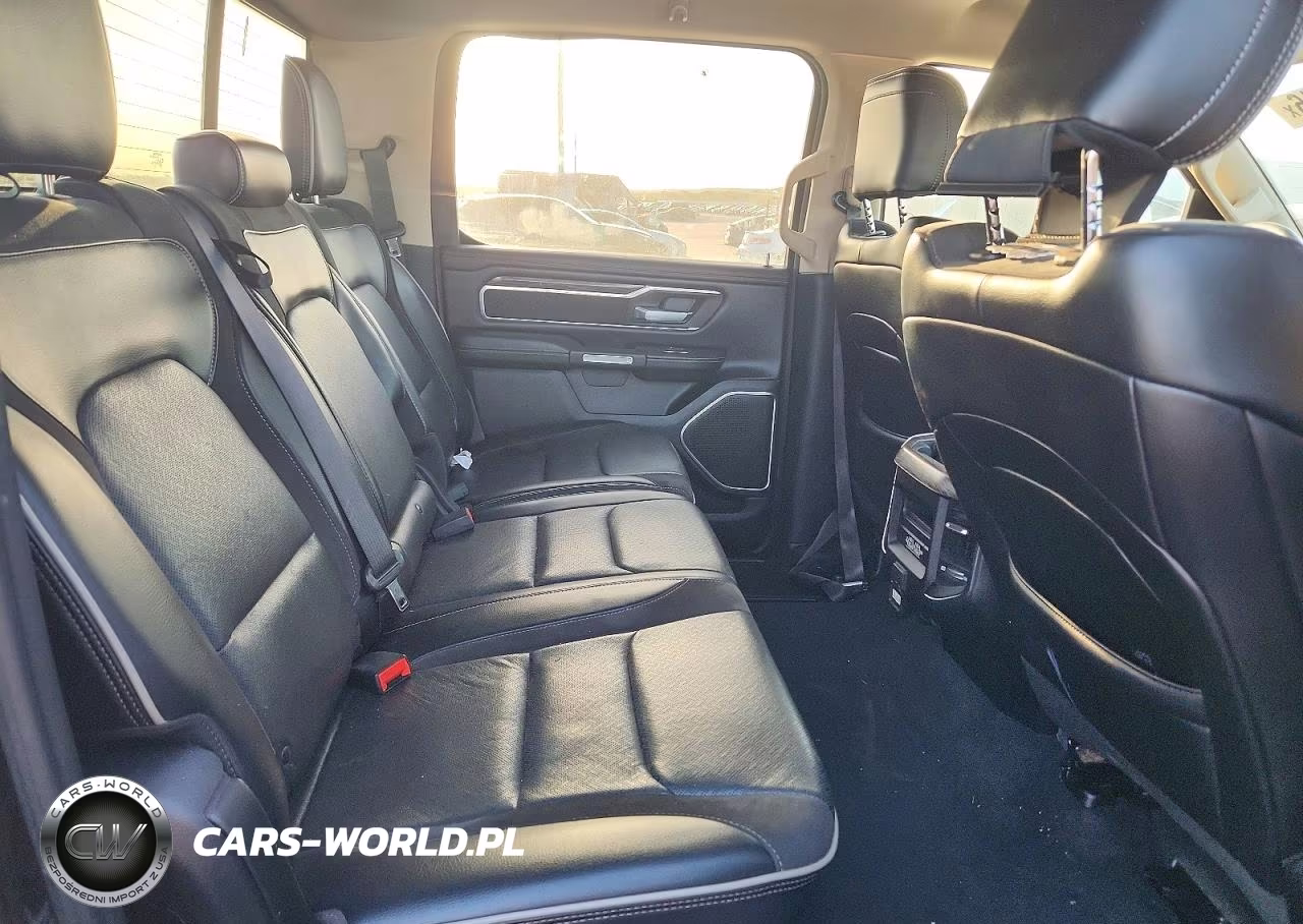 2019 Ram 1500 Laramie VIN:1C6RREJT5KN549323 - 10