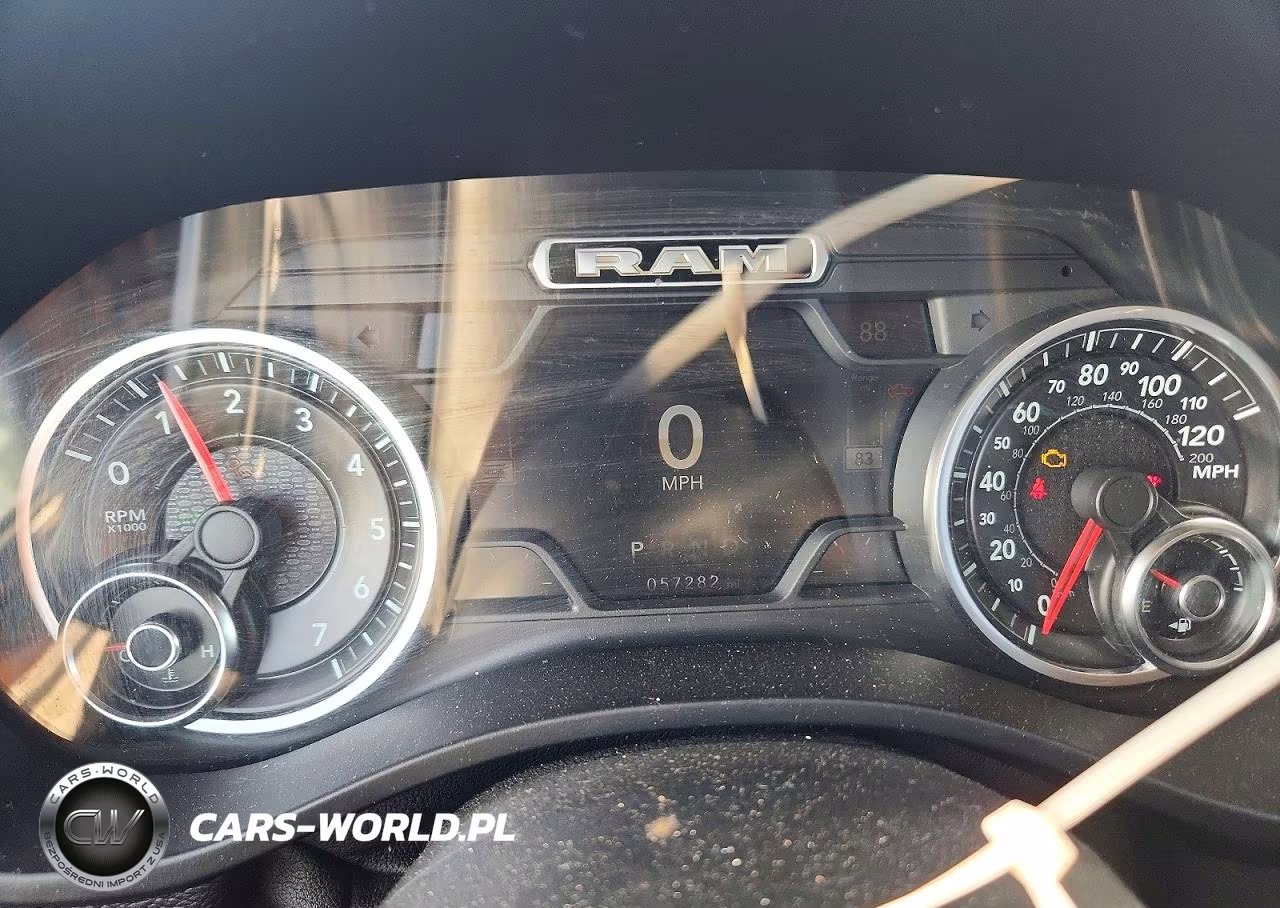 2019 Ram 1500 Laramie VIN:1C6RREJT5KN549323 - 9