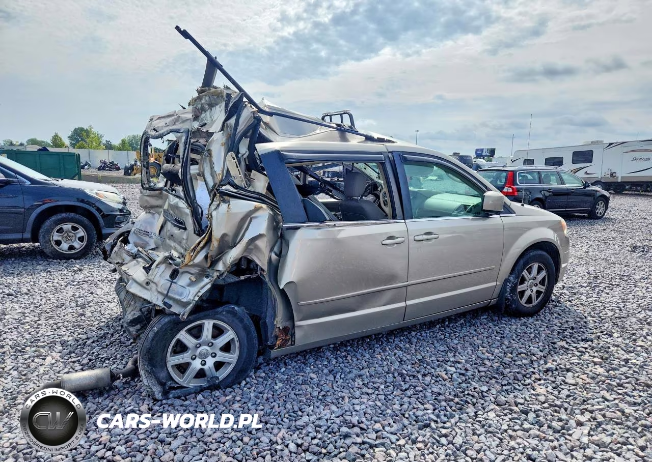 2008 Chrysler Town & Country Touring VIN:2A8HR54P48R782486 - 3