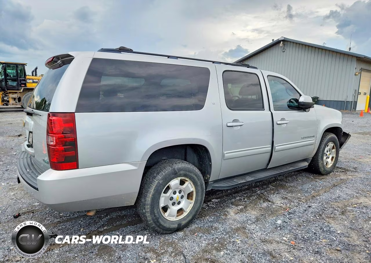 2010 Chevrolet Suburban K1500 Lt VIN:1GNUKJE3XAR243131 - 3