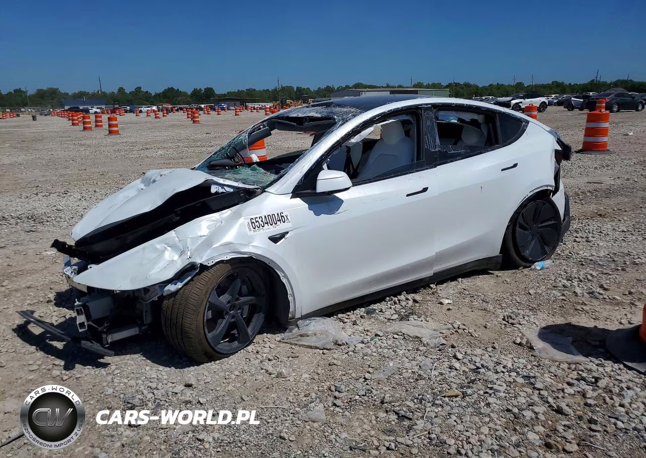 2026 Tesla Model Y – zdjęcie 1 z 13