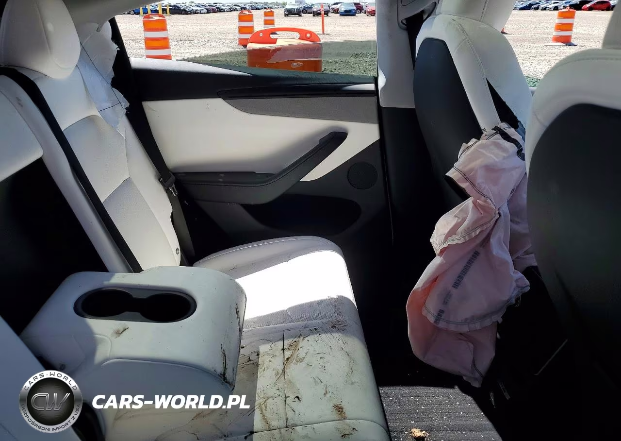 2026 Tesla Model Y VIN:7SAYGDED8TA450728 - 10