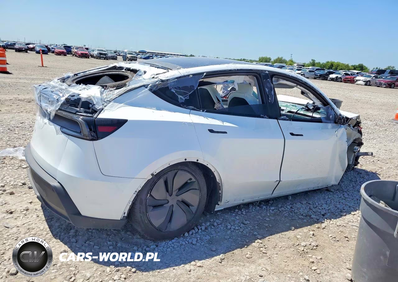 2026 Tesla Model Y VIN:7SAYGDED8TA450728 - 3