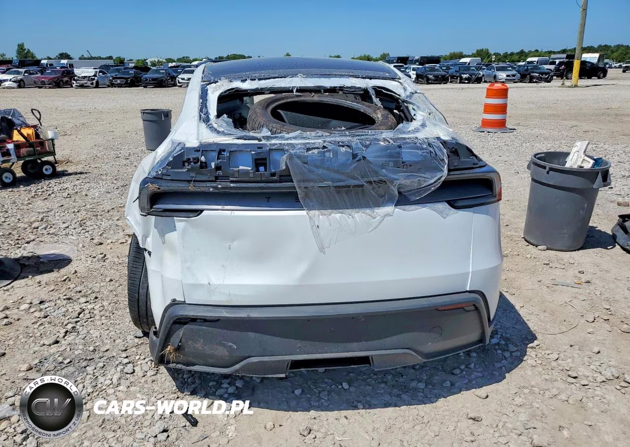 2026 Tesla Model Y VIN:7SAYGDED8TA450728 - 6