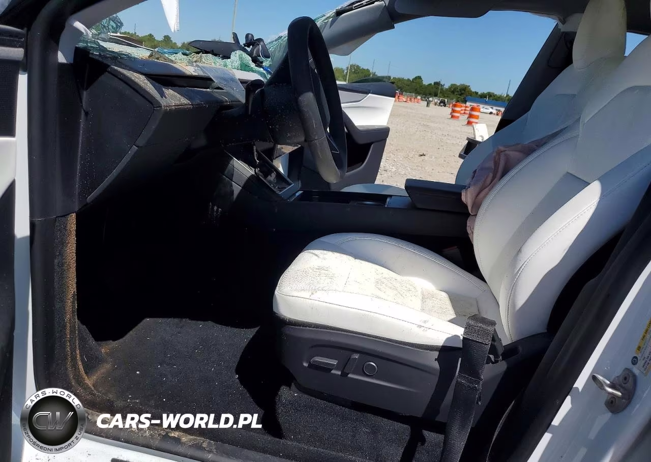 2026 Tesla Model Y VIN:7SAYGDED8TA450728 - 7