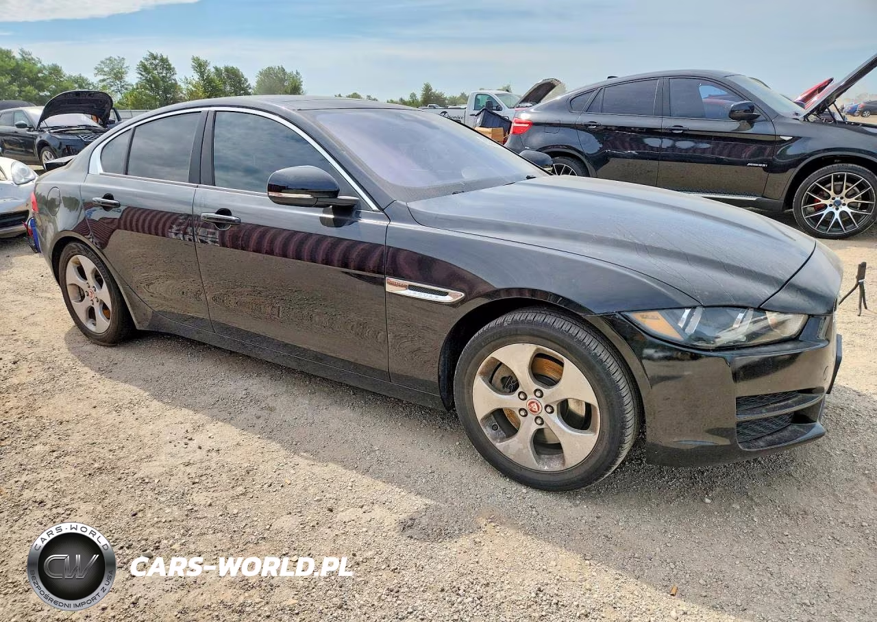 2017 Jaguar Xe VIN:SAJAR4BG2HA975280 - 4